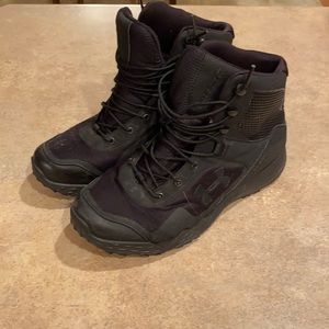 Men’s Under Armour shoes size 10